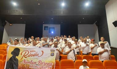 Momen Jajaran Pemkab Buton Nobar Film 'Aku Rindu' Bersama Polres Buton