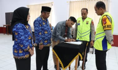 Polres Buton Melaksanakan Penandatanganan MoU Pengawas Eksternal Penerimaan Anggota Polri Terpadu TA 2025