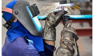 Tingkatkan Produktifitas dan Daya Saing, BLK Pemkab Buton Gelar Pelatihan Las dan TIK