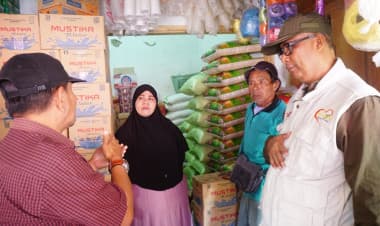 Sekda Buton Pimpin Sidak Pasar Pastikan Ketersediaan dan Harga Kebutuhan Pokok Stabil