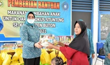 Ketua TP PKK Beri Bantuan Makanan Tambahan untuk Semua Daerah Lokus Stunting di Buton