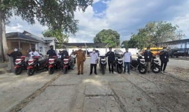 TKSK di Buton Selatan Diberi Kendaraan Operasional dan Laptop oleh Bupati
