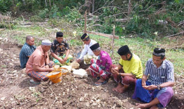 Peletakan Batu Pertama SMAN 6 Pasarwajo, Kades Mantowu Ucapkan Terimakasih kepada Gubernur Sultra