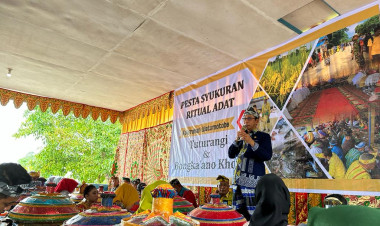 Pj Bupati Buton Bangga dengan Keragaman Budaya yang Masih Dipertahankan