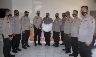 Polres Buton Salurkan 10 Ton Beras untuk Warga Terdampak Covid-19
