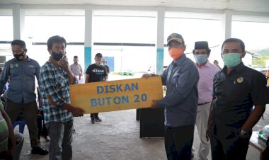 Pemkab Buton Berikan Bantuan Kapal Tangkap Ikan Untuk Kelompok Nelayan