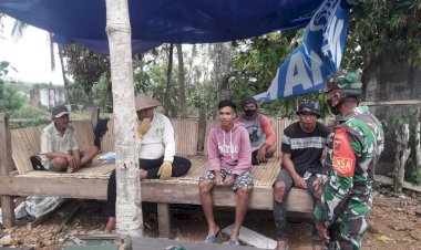 Babinsa Koramil 1413-03/Kapontori Sosialisasi Program Vaksin Covid-19 di Desa Wakalambe