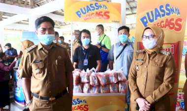 Pemda Buton Buka Pasar Murah di Tribun Pasarwajo