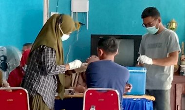 Bersama TNI, Pemdes Kondowa Kembali Gelar Vaksinasi Massal