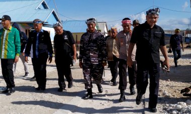 Ingin Mengetahui Lebih Dekat Kehidupan Suku Bajo, Rombongan KRI Dewaruci Kunjungi Desa Bajo Bahari