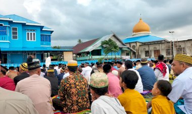 Ribuan Warga Desa Wabula dan Wabula 1 Tunaikan Shalat Idul Adha 1443 H