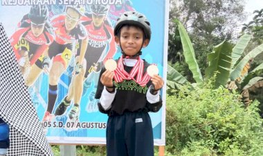 Atlet Cilik Asal Kecamatan Wabula Firdaus Novalino Ahmad Berhasil Raih Juara 3 Kejuaraan Sepatu Roda Cilik Porkab 