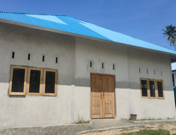 Tingkatkan Fasilitas Desa, Pemdes Mabulugo Rehab Gedung Serbaguna