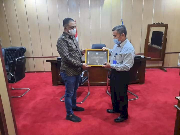 Bupati Buton Selatan Dapat Penghargaan dari KPPN