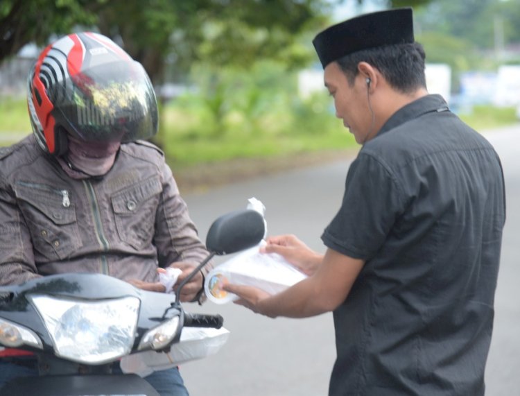 UICI Besties Tebar Cinta Ramadhan di Kabupaten Buton