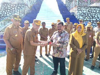 Pemkab Buton Gelar Apel Pagi dan Pelepasan Purna Bakti Kepala BPSDM
