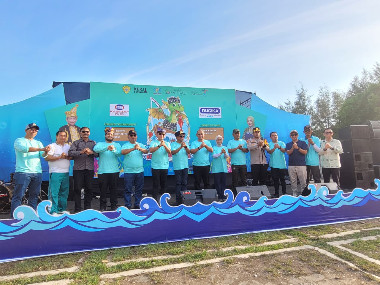 Wamendagri Bima Arya Sugiarto Buka Festival Pesona Perairan Kota Baubau
