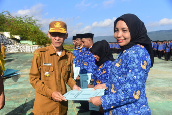 Pemkab Buton Serahkan SK Pengangkatan PPPK kepada 749 Pegawai